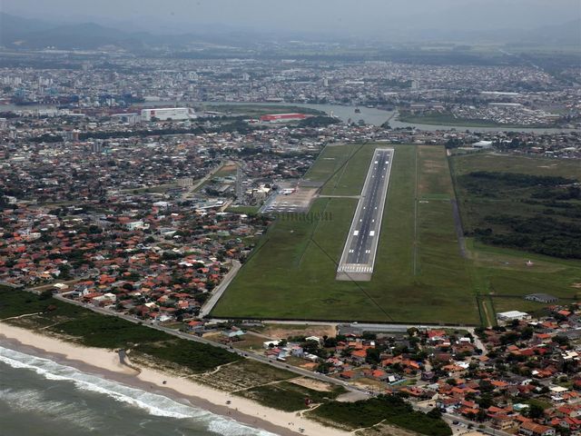 Aeroporto Internacional de Navegantes - Ministro Victor Konder - Centro ...